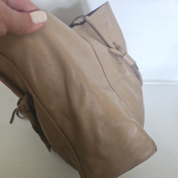 BELOW THE BELT LEATHER TOTE BAG TAN - Picture 8 of 11